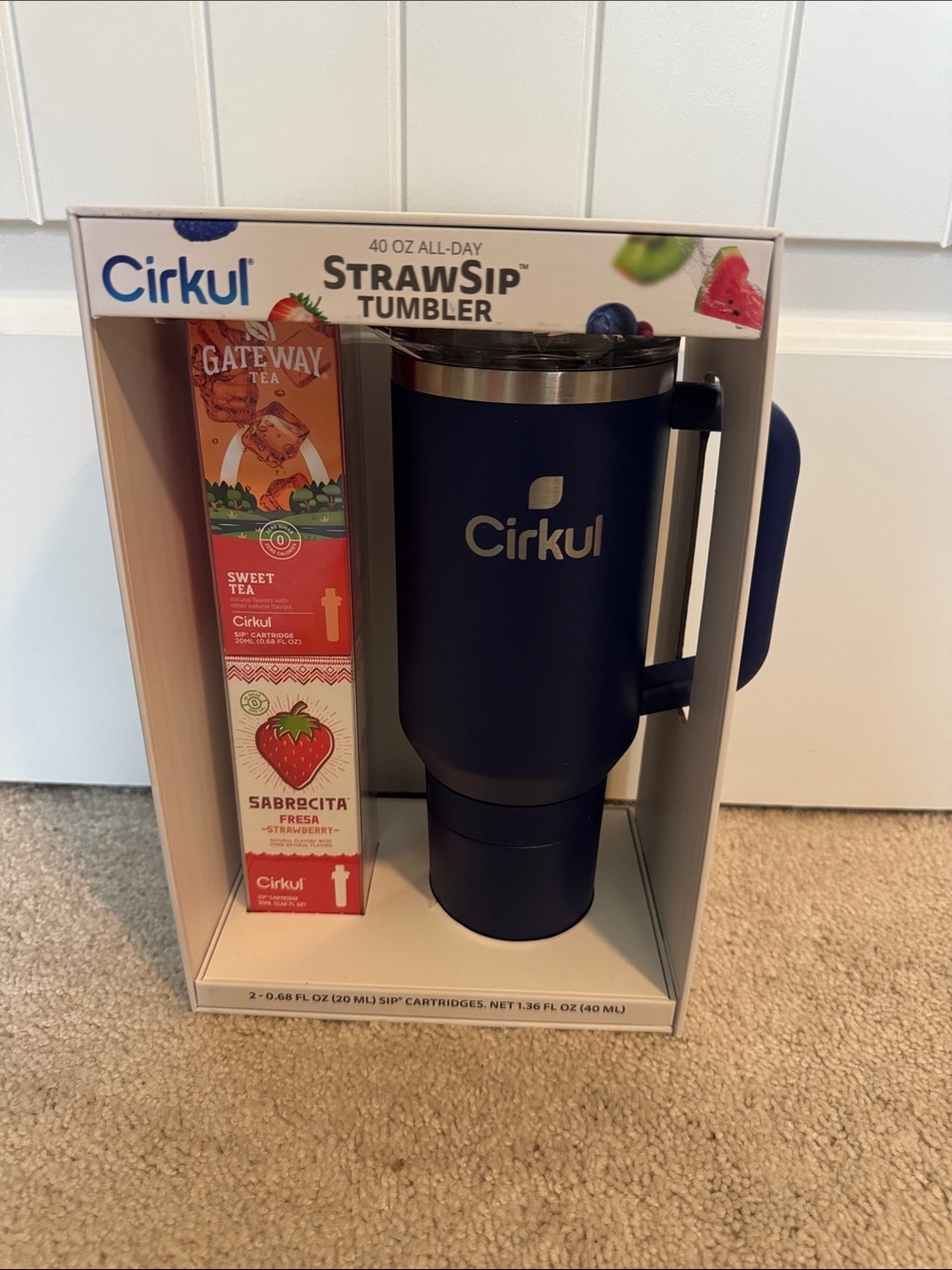 New Cirkul Navy StrawSip 40 oz Tumbler with Handle